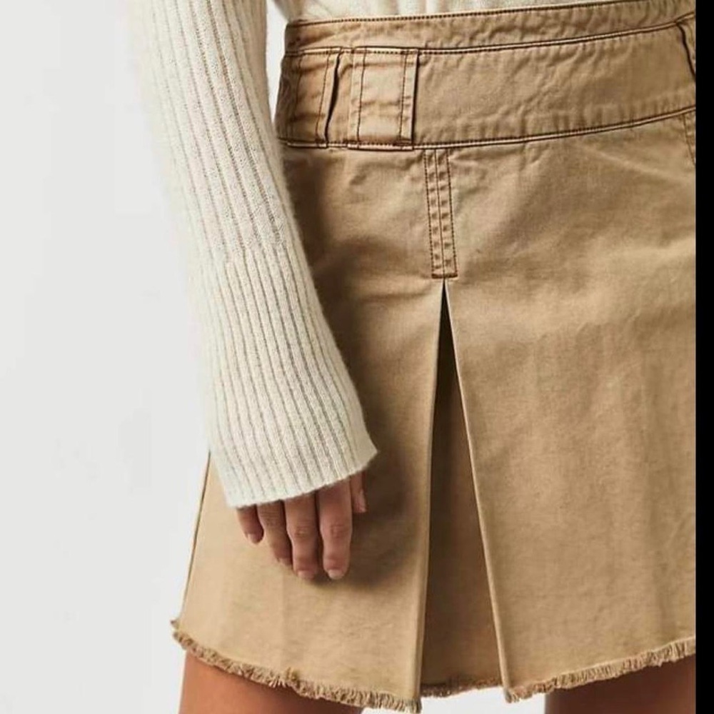 Free People - Khaki Pleated Mini Skirt - Size 8 - Picture 2 of 10